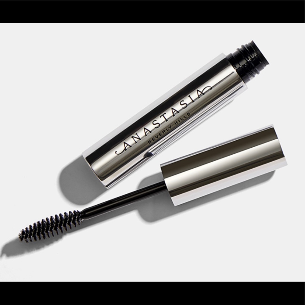ANASTASIA BEVERLY HILLS
Clear Brow Gel